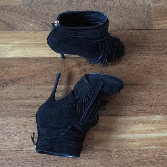 Gucci blk suede fringe peep toe ankle bootie 36.5 - Picture 2 of 6